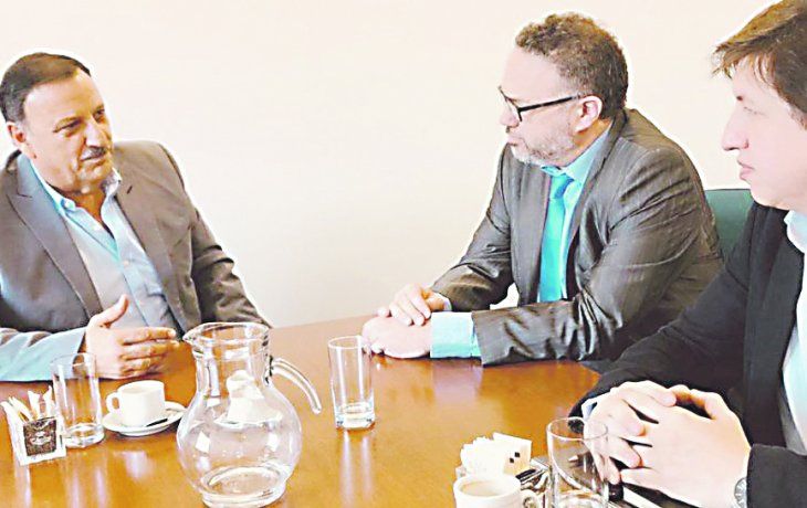 Contacto. El electo mandatario se reuni&oacute; con Kulfas y Peirano.