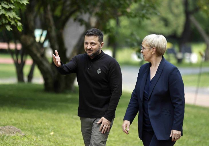 Volodímir Zelenski y Natasha Pirc Musar. Foto: EFE. Volodímir Zelenski y Natasha Pirc Musar. Foto: EFE.