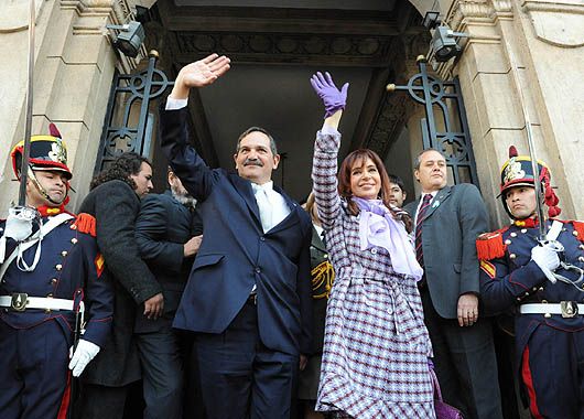 Cristina llamó a un amplio diálogo y prometió una reforma política (foto 6)