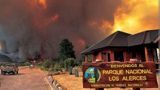 Continúa activo el incendio en Los Alerces