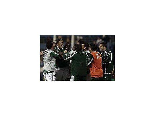 Los futbolistas de Goiás celebran el pase a la final.
