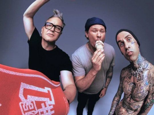 Blink-182 announced a new album with their original lineup