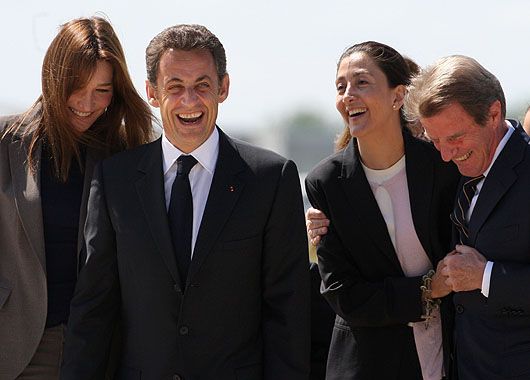 Betancourt regresó a París y junto a Sarkozy dijo le debo todo a Francia (foto 8)
