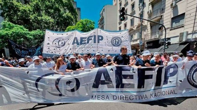 Los trabajadores se opusieron a la disolución de AFIP que dispuso Javier Milei