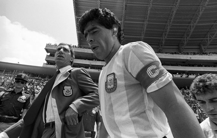 Bilardo and Maradona gave great joy to all football fans in Argentina. Bilardo and Maradona gave great joy to all football fans in Argentina.