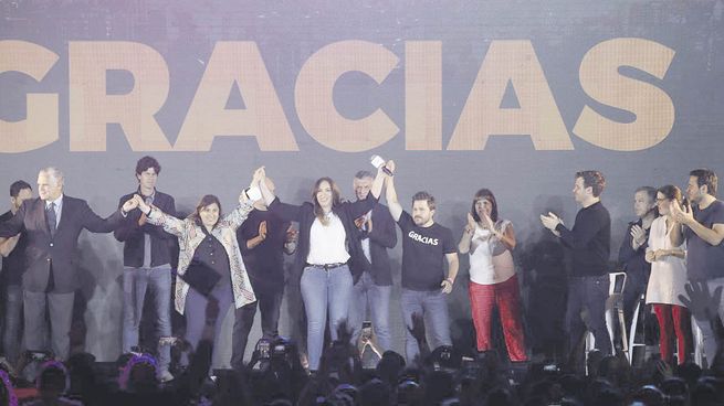 festejo. Candidatos de Juntos por el  Cambio, la noche del domingo celebraron en Costa Salguero