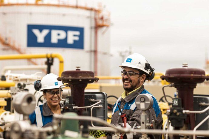 La petrolera YPF prevé invertir más de u$s5.100 millones en 2023.