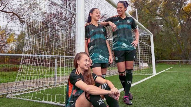 camiseta selección femenina.jpg