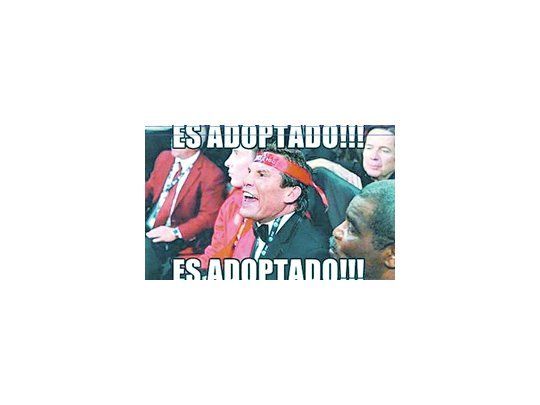 Chávez pierde hasta en la web