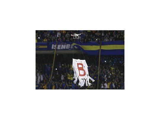 El ingreso del drone al estadio estuvo orquestado.