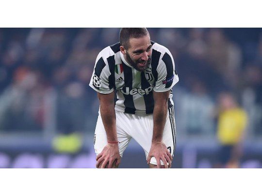 Higuaín será operado.