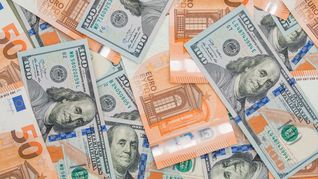 Se pierde la paridad Euro-Dólar en una jornada de tensiones políticas en Italia y temores de crisis energética
