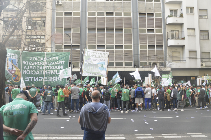 El sindicato de Alimentación se movilizó esta semana frente a la sede de la cámara del séctor. El sindicato de Alimentación se movilizó esta semana frente a la sede de la cámara del séctor.