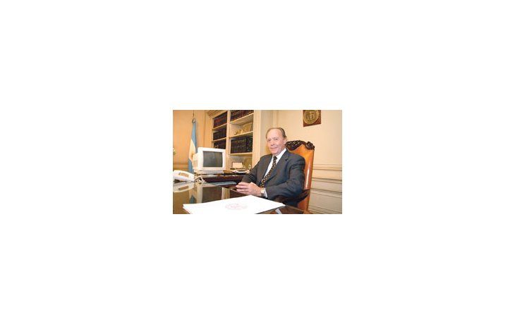 En la Argentina las inversiones pagan un muy alto «costo de incertidumbre», según el titular de la Bolsa de Comercio de Rosario, Jorge Weskamp.