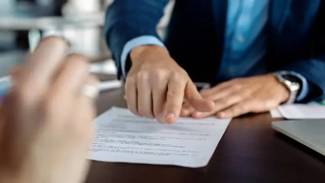 Integrar el fideicomiso financiero no solo diversifica las fuentes de fondeo, también profesionaliza la gestión y consolida una imagen de solvencia frente a los inversores.