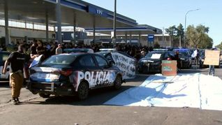 La protesta policial en Santa Fe se extendió por dos días. La protesta policial en Santa Fe se extendió por dos días.