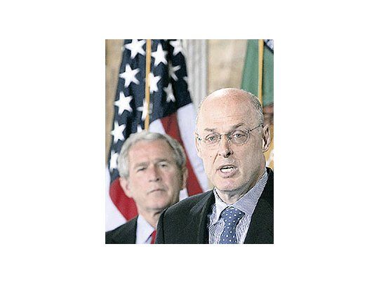 El presidente George W. Bush y Henry Paulson, ayer, en elacto de asunción del nuevo funcionario, de buena relacióncon los mercados.