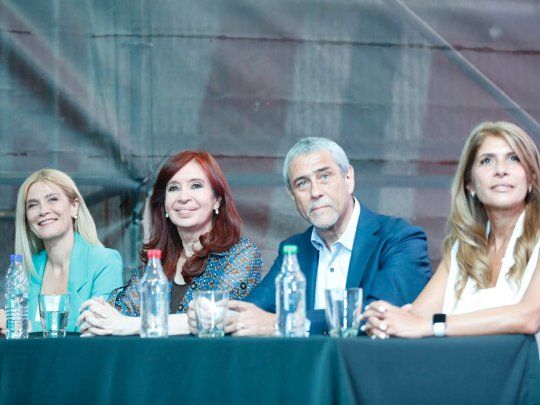Verónica Magario, Cristina Fernández de Kirchner, Jorge Ferraresi y Magdalena Sierra.