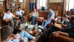 El ministro Gabriel Oddone se reúne con senadores del Frente Amplio para ajustar detalles sobre el Presupuesto. El ministro Gabriel Oddone se reúne con senadores del Frente Amplio para ajustar detalles sobre el Presupuesto.