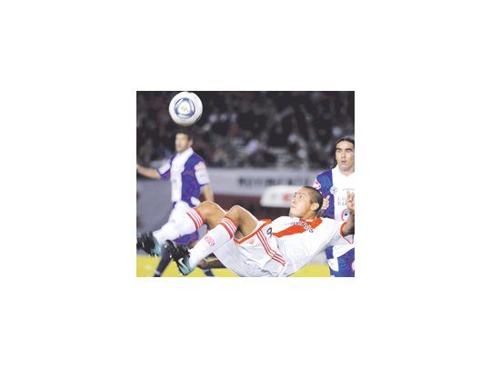 Jonatan Maidana se fue lesionado el domingo ante All Boys y es la duda que tiene Juan José López para el superclásico.