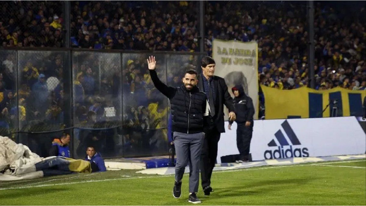 Carlos Tevez volverá a la Bombonera: cómo le fue enfrentando a Boca como DT