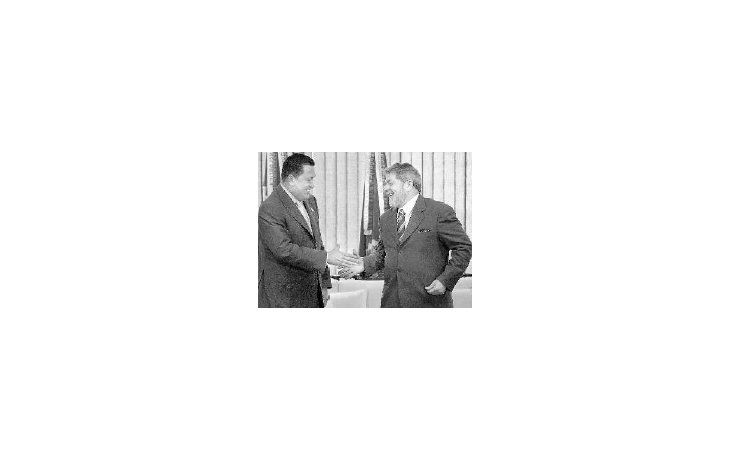 Luiz Inácio Lula Da Silva inauguró ayer su agenda de actividades con un encuentro con el presidente venezolano Hugo Chávez. Este llegó 50 minutos tarde a la reunión, argumentando haberse quedado dormido.