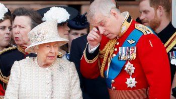 La Reina Isabel despojó a Andrés de sus títulos militares y patrocinio real