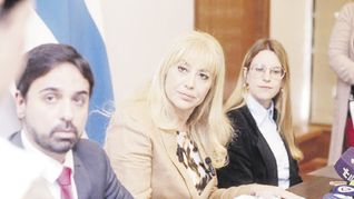 conferencia. Chahla denunció ante los medios contratación irregular de personal por parte de su antecesor.