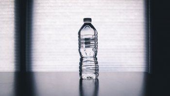 ¿cuantas veces se puede reutilizar una botella de agua?