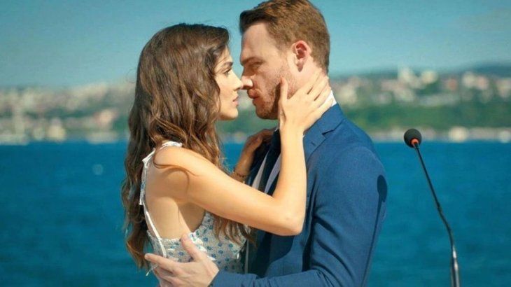 La historia de amor que arrasa HBO Max. La historia de amor que arrasa HBO Max.