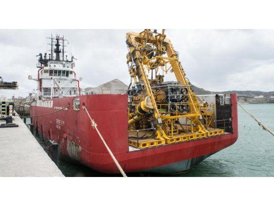 El barco noruego Sophie Siem, acondicionado con el minisubmarino de EEUU.