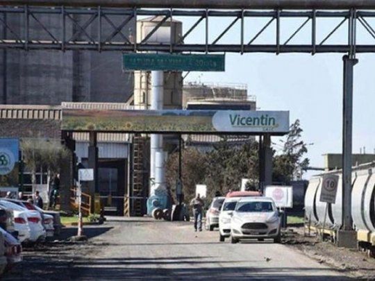 Vicentin, el mayor exportador de productos de soja del país, no está moliendo en sus dos plantas ubicadas en el polo agroportuario de Rosario, mientras que la planta que opera en conjunto con Glencore permanece activa.