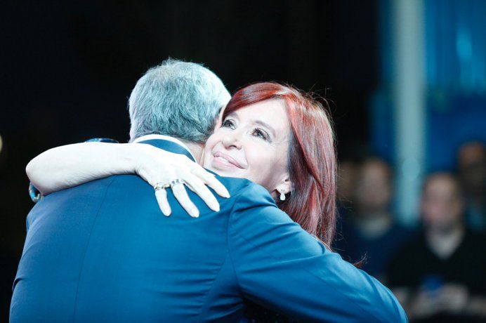 El abrazo entre Ferraresi y Cristina. 