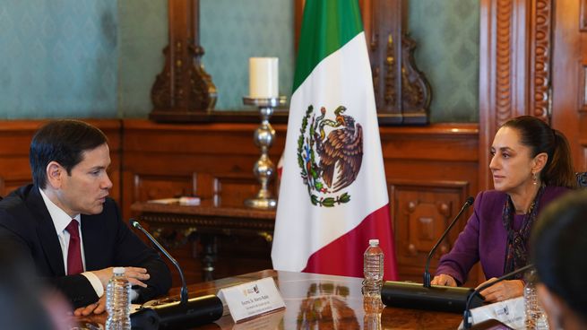Claudia Sheinbaum junto a Marco Rubio en el Palacio Nacional.