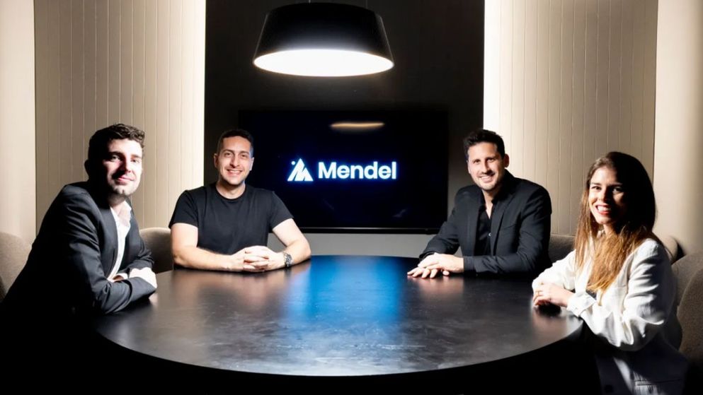 Alan Karpovsky, Alejandro Zecler, Gonzalo Castiglione y Helena Polyblank, fundadores de Mendel.