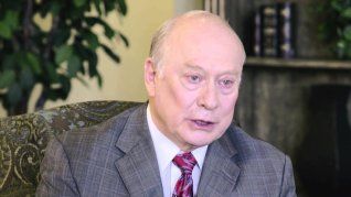 Pese a sus origenes humildes, logró ganar millones con sus ideas innvoadoras. Pese a sus origenes humildes, logró ganar millones con sus ideas innvoadoras.