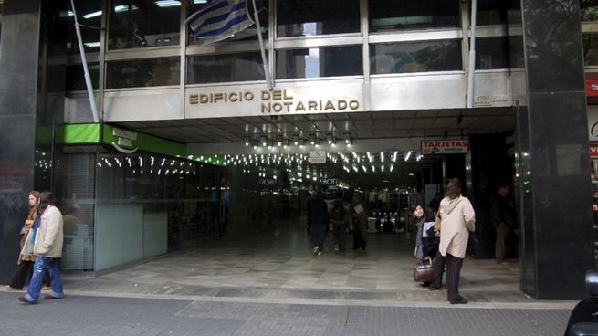 La medida gremial podría afectar la operativa de escribanos y el flujo de gestiones en el sistema financiero.