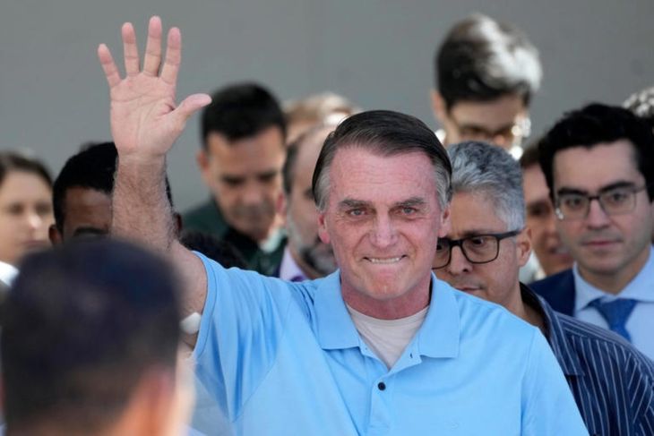 Jair Bolsonaro was discharged this Friday after a hospitalization. Jair Bolsonaro was discharged this Friday after a hospitalization.
