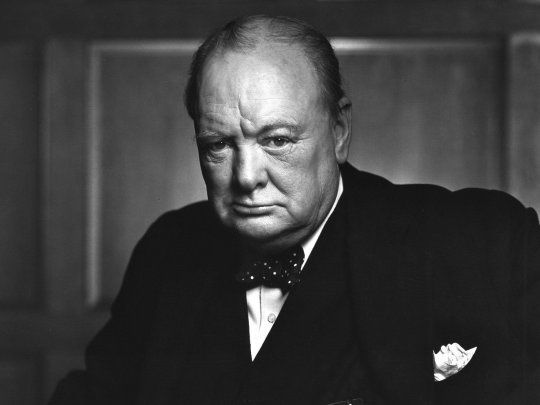 Winston_Churchill_portada-scaled.jpg