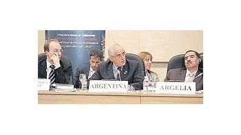 ámbito.com | Jorge Taianahabló ayerante el Forode la Alianzade las CivilizacionesenMadrid. Cerróun acuerdopara traer alpaís unseminariosobre géneroy mostrarnuevamente aCristina deKirchner almundo.