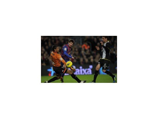 Lionel marcó su gol 17 tantos en la Liga de España.