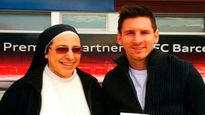 la monja influencer amiga del papa que agradece la caridad de lionel messi