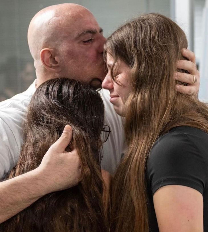 Shlomi Ziv reunited with her family Shlomi Ziv reunited with her family