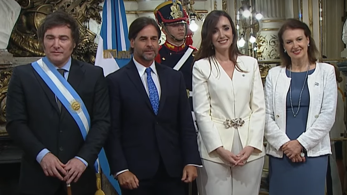 The participation of Luis Lacalle Pou in the inauguration of Javier Milei