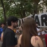 La expresidenta fue operada por un cuadro de apendicitis. “Nunca caminarás sola” es una de las consignas de la concentración. La expresidenta fue operada por un cuadro de apendicitis. “Nunca caminarás sola” es una de las consignas de la concentración.