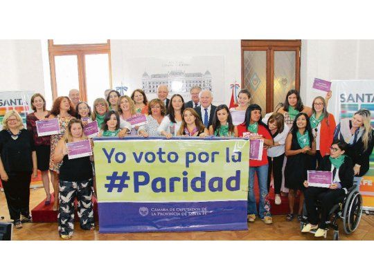 Reforma. El gobernador de Santa Fe, entre mujeres, volvió a reclamar una modificación de la Constitución provincial que integre la agenda de género y que “evite el lenguaje sexista”. No hizo mención a la reelección.