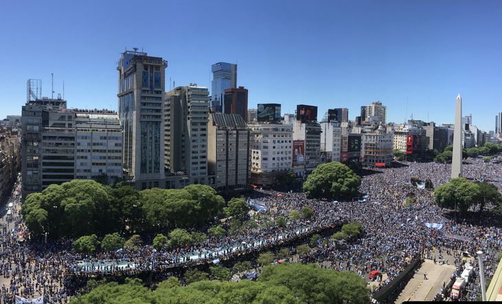 20-12-2022_cientos_de_miles_de_hinchas (4).JPG