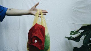 La manera en la que guardas tu ropa influye en su vida útil. La manera en la que guardas tu ropa influye en su vida útil.