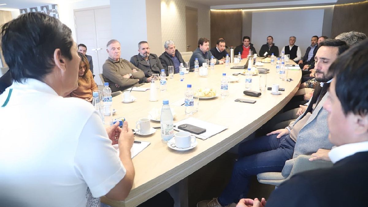 oil companies and unions agreed on security measures and purchase of helicopter oil companies and unions agreed on security measures and purchase of helicopter