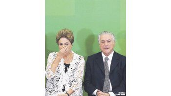 ámbito.com | La presidenta Dilma Rousseff y su vice, Michel Temer, encabezaron el lunes el juramento de los nuevos ministros en el Palacio del Planalto.